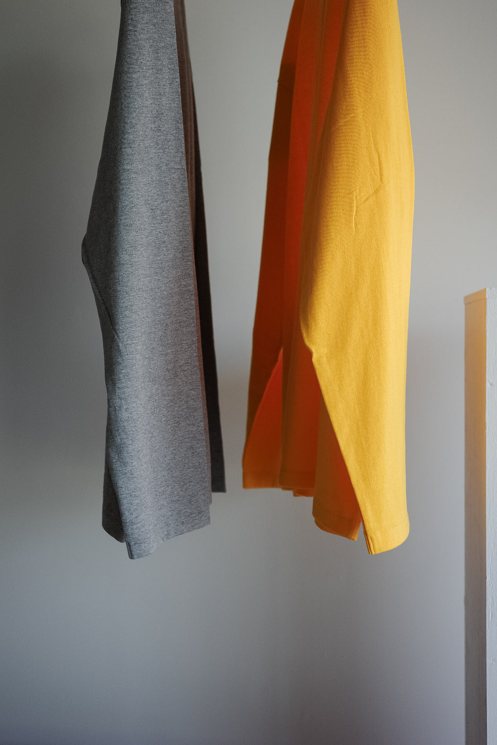 BLACKBIRD fake henley-neck cutsewn