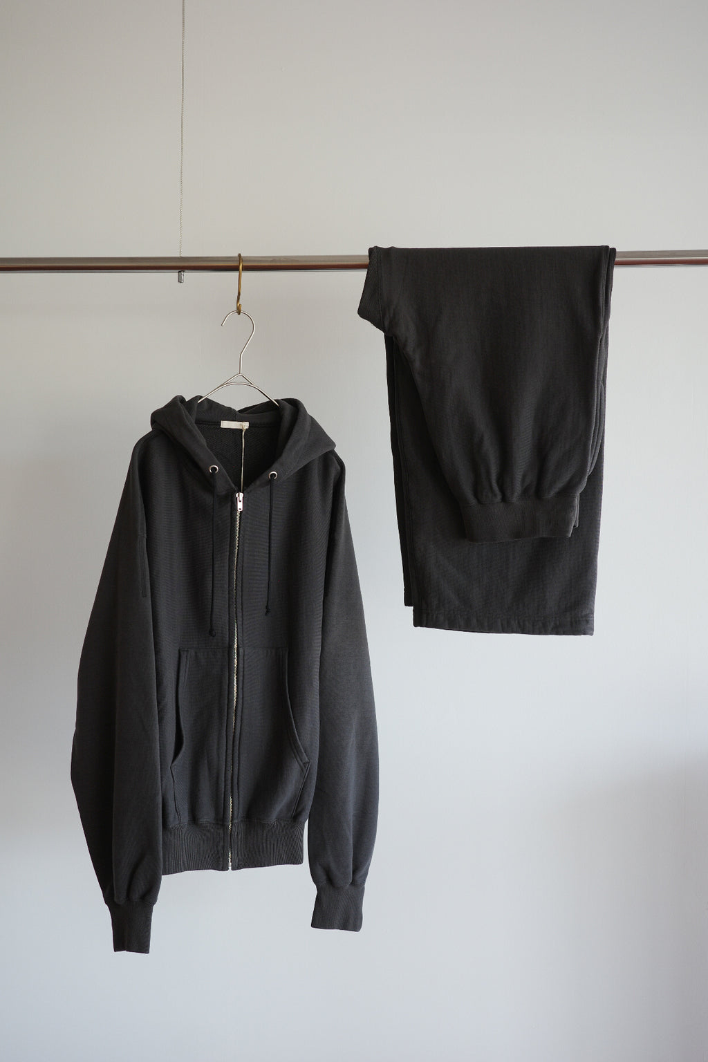 ULTERIOR FADED SILKY TERRY BAGGY SWEAT PANTS (The BORDER Edit.)