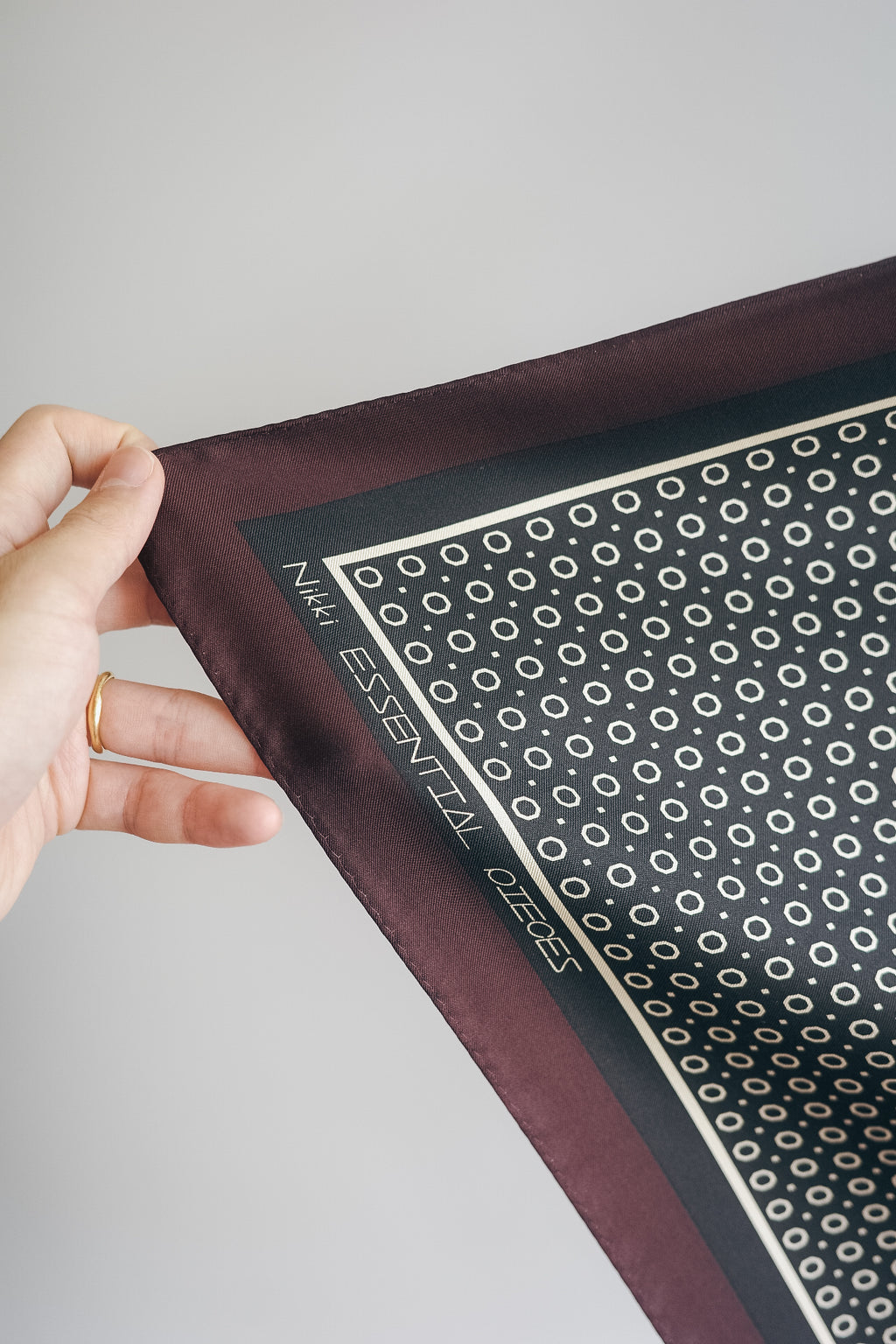 Nikki ESSENTIAL PIECES KOMON Silk Scarf