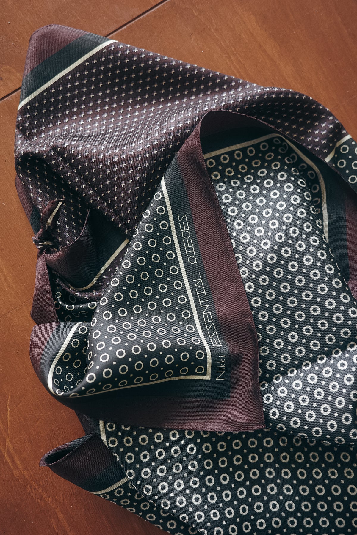 Nikki ESSENTIAL PIECES KOMON Silk Scarf