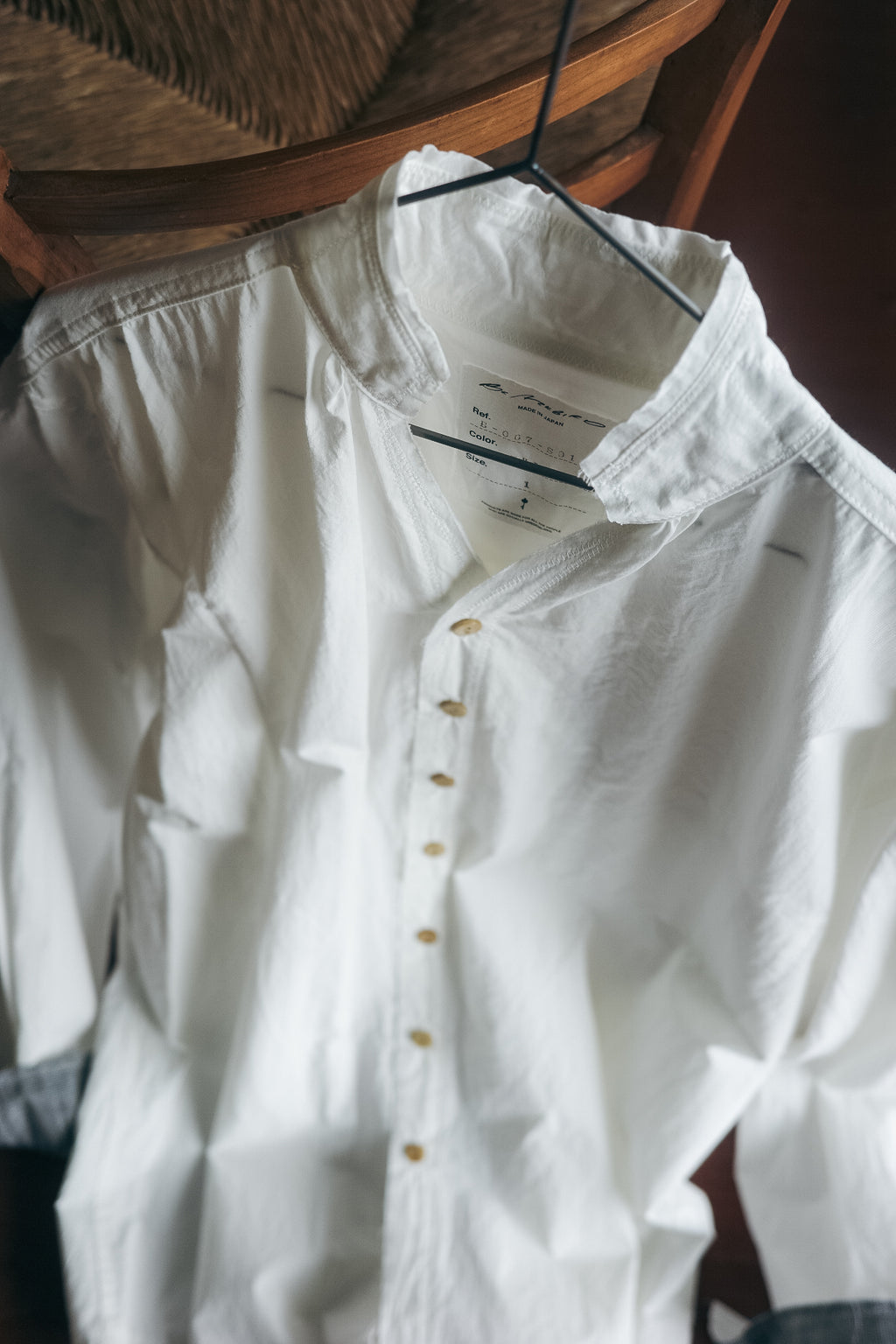 BLACKBIRD Cut-off Collar Shirt