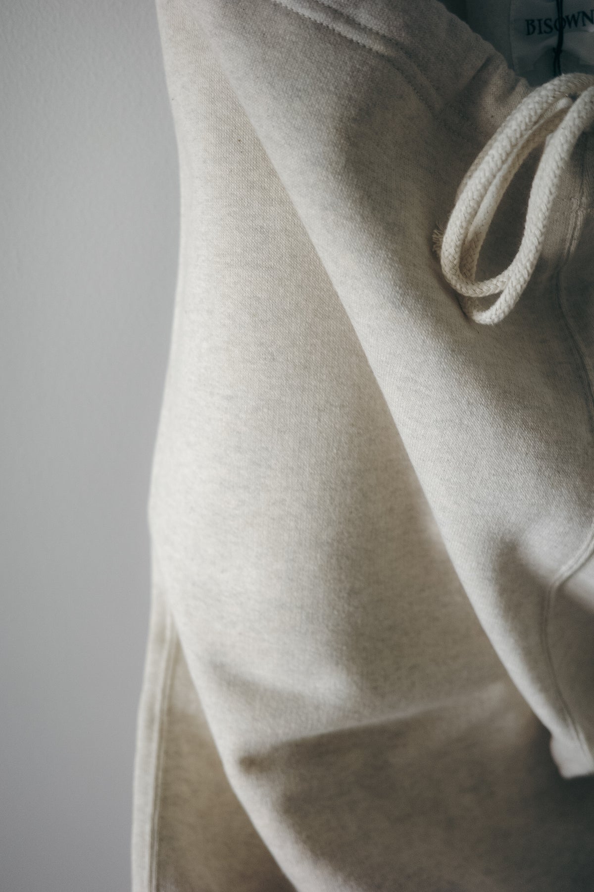 BISOWN LOOSE SWEAT PANTS