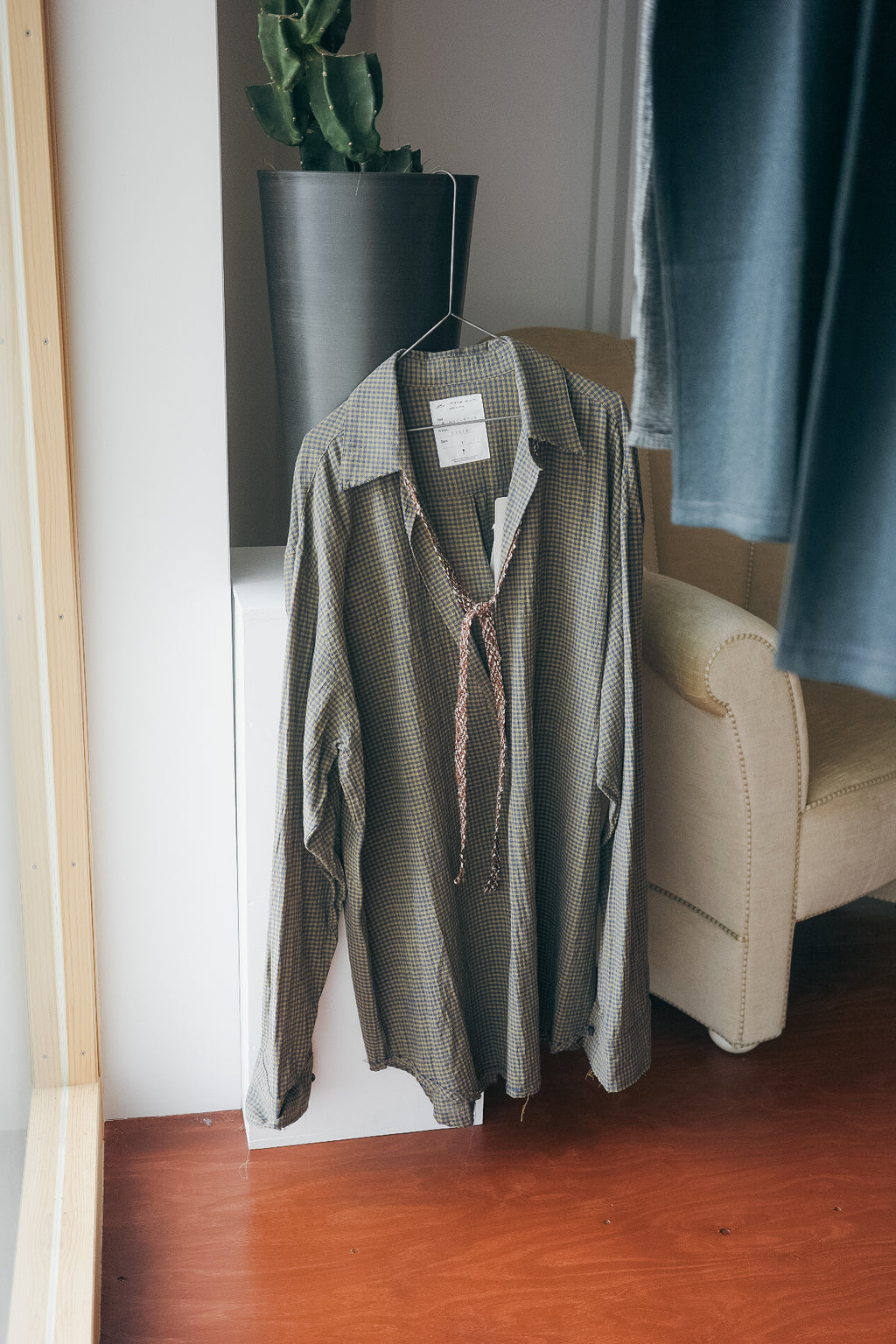 BLACKBIRD pullover shirt