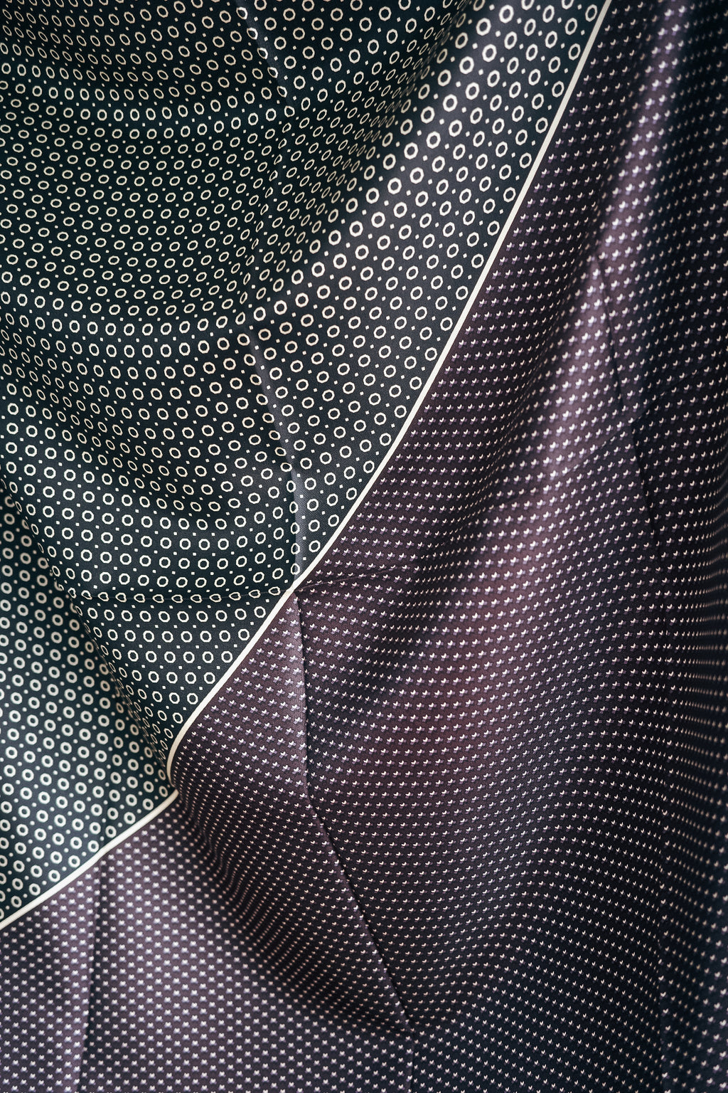 Nikki ESSENTIAL PIECES KOMON Silk Scarf