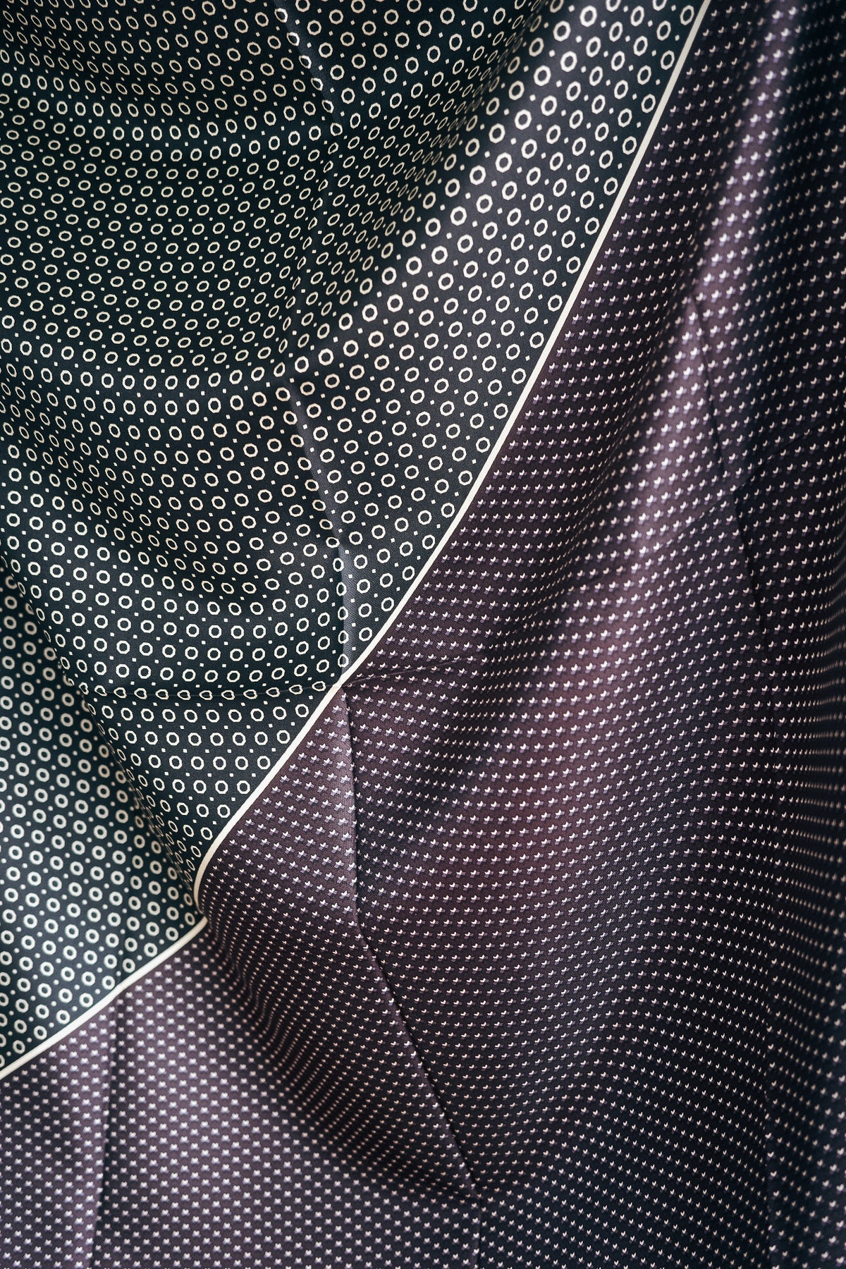 Nikki ESSENTIAL PIECES KOMON Silk Scarf