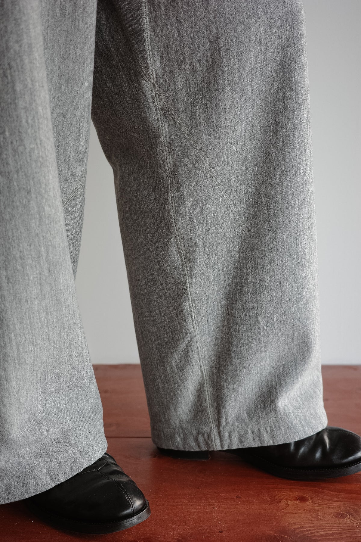 ULTERIOR FADED SILKY TERRY BAGGY SWEAT PANTS (The BORDER Edit.)