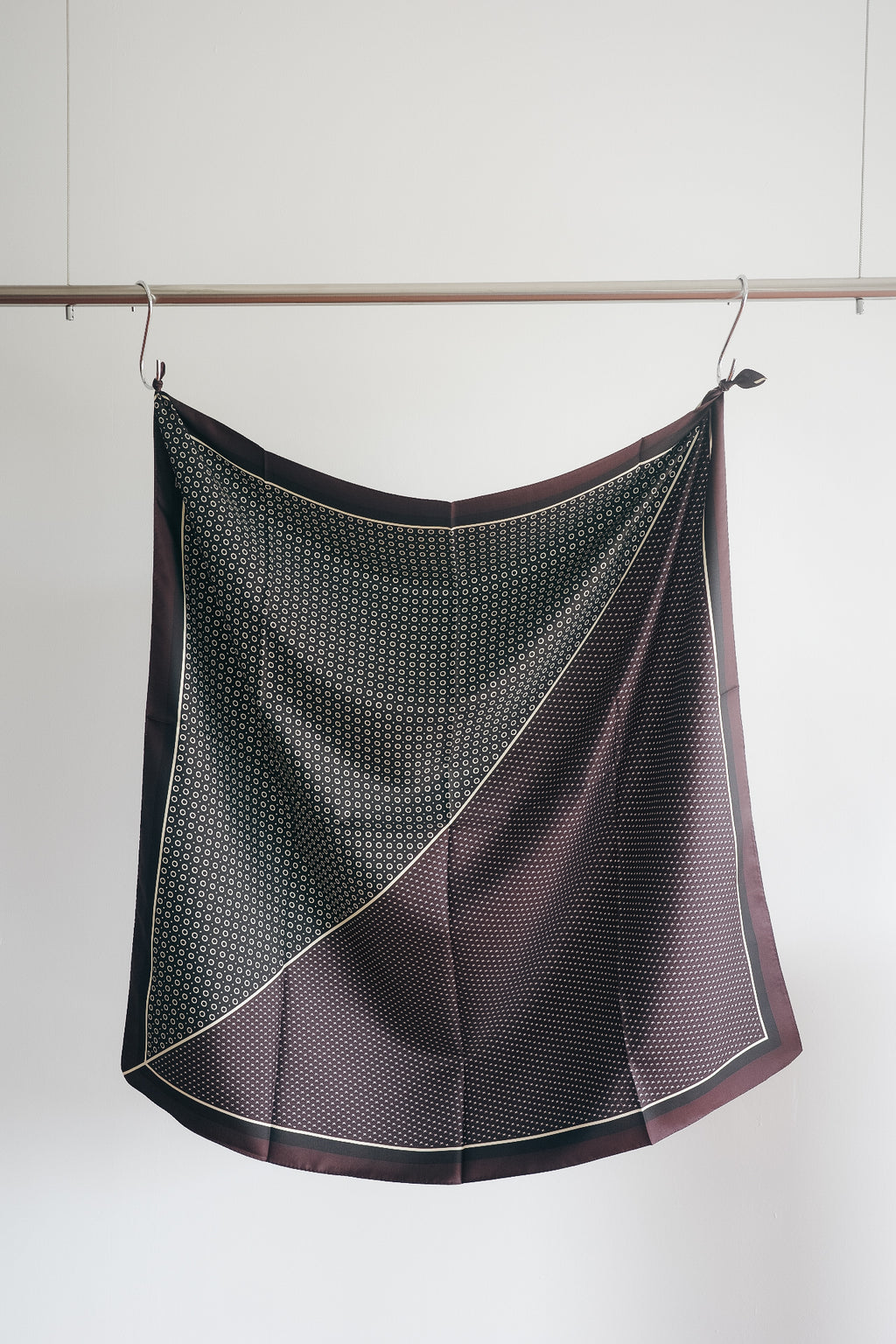 Nikki ESSENTIAL PIECES KOMON Silk Scarf