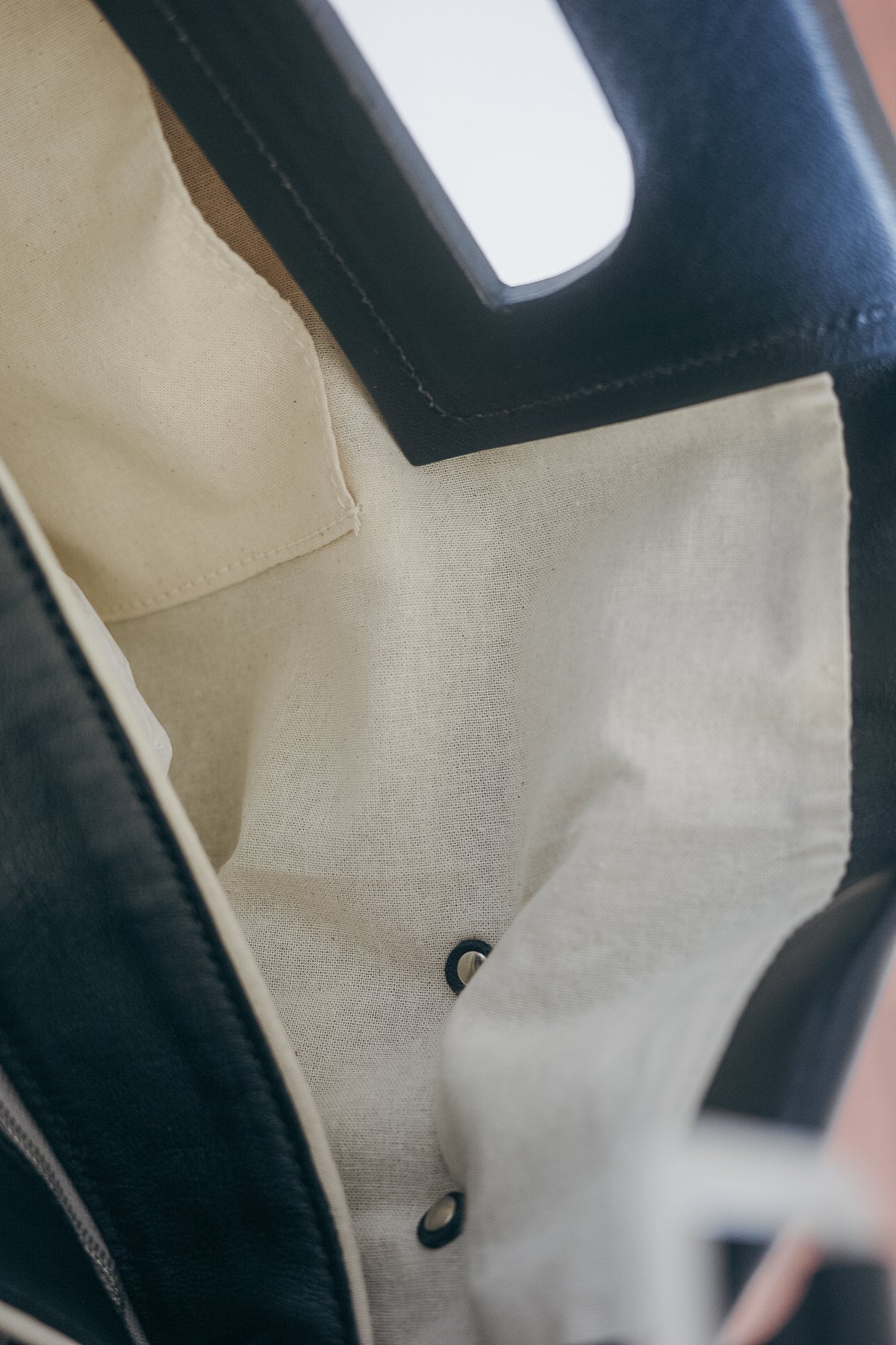 【10末-11頭 再入荷】CECCHI DE ROSSI MARKET NODO LEATHER