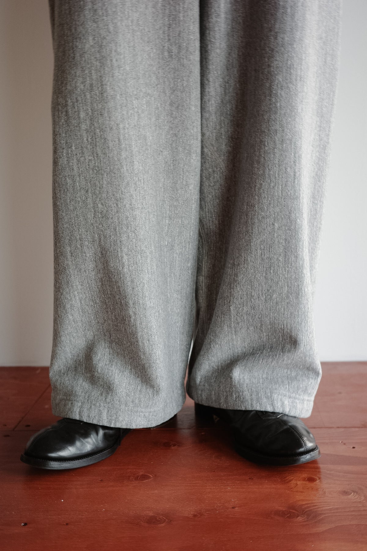 ULTERIOR FADED SILKY TERRY BAGGY SWEAT PANTS (The BORDER Edit.)