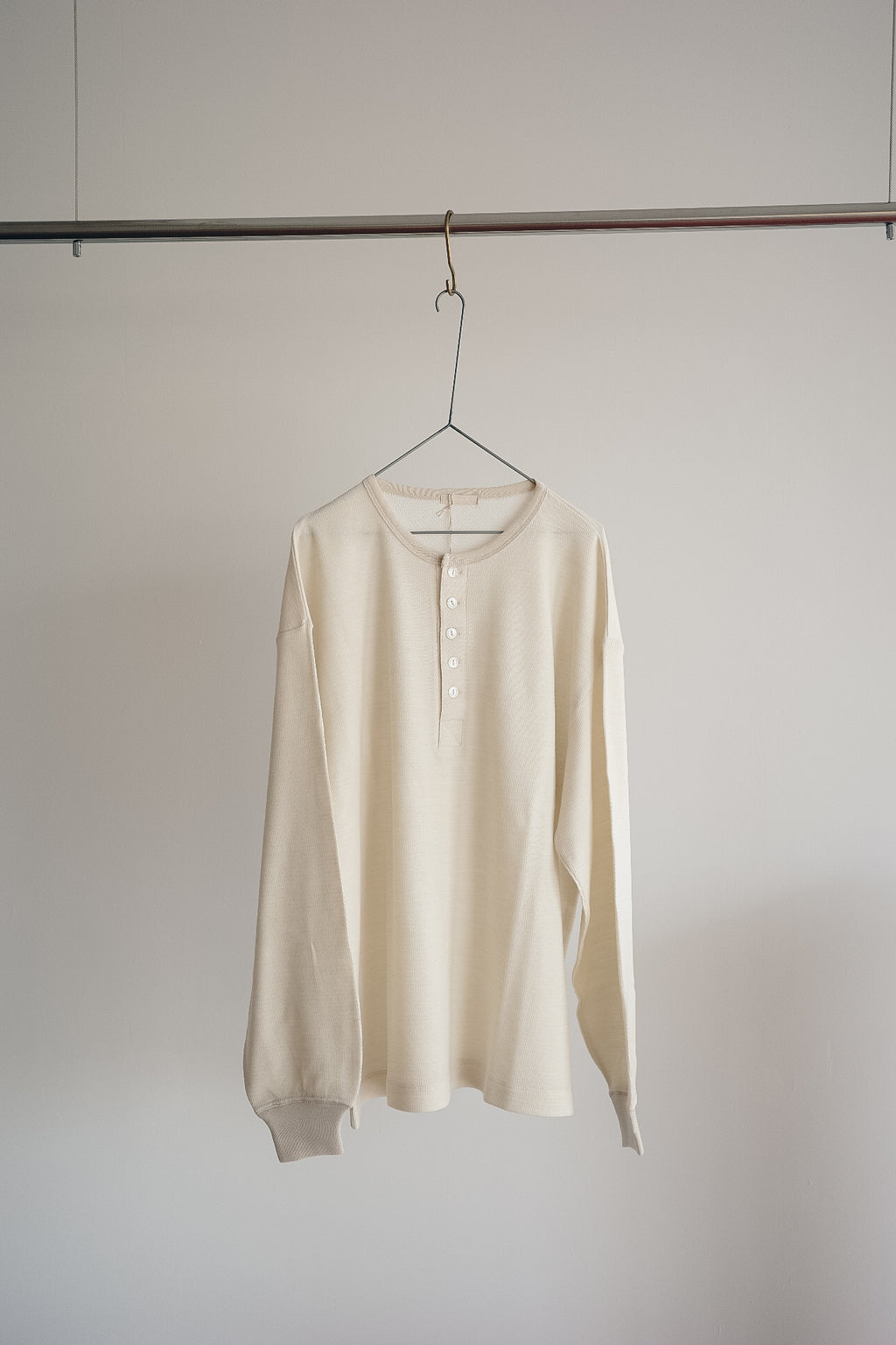 ULTERIOR W/C HONEYCOMB HENLEY-NECK TOP