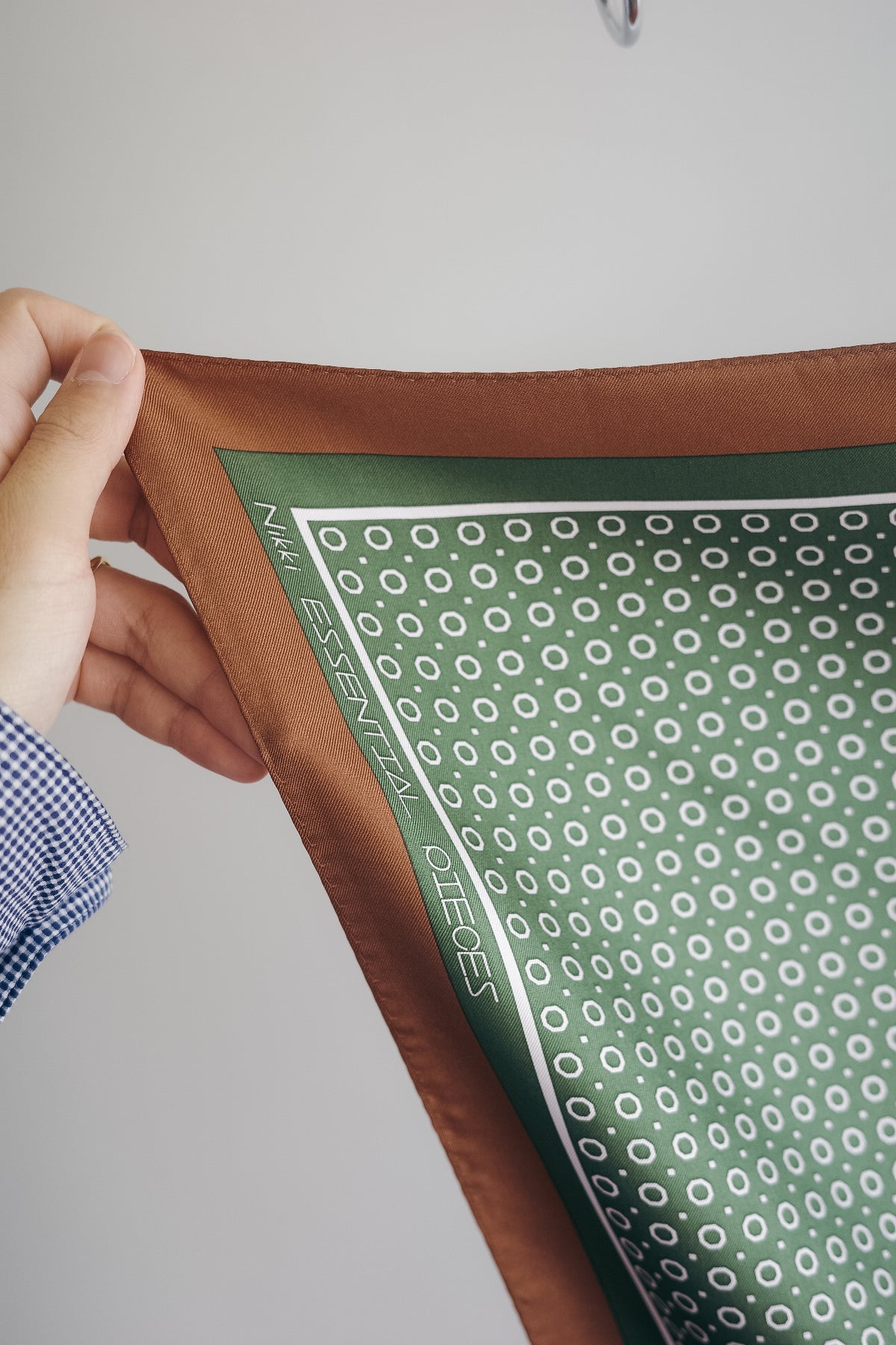 Nikki ESSENTIAL PIECES KOMON Silk Scarf