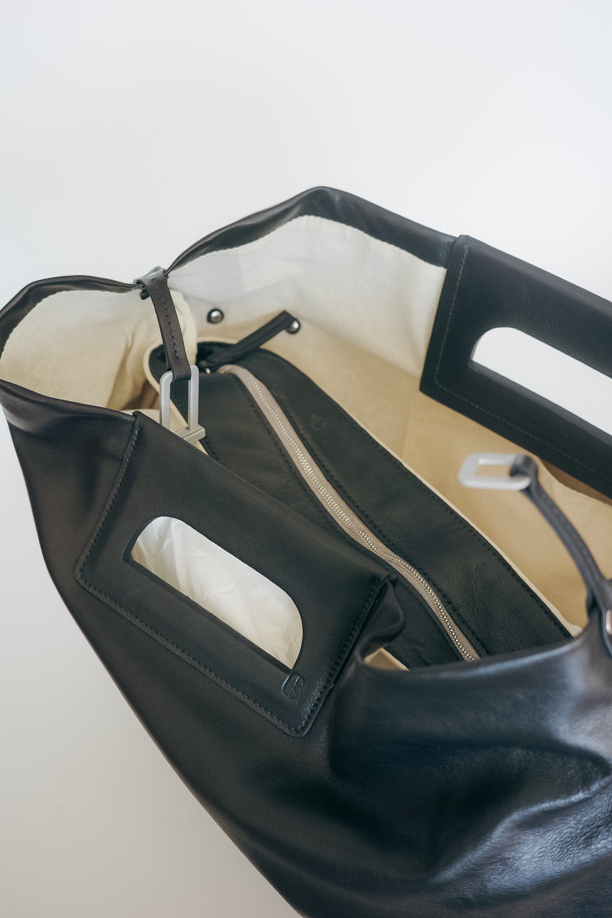 【10末-11頭 再入荷】CECCHI DE ROSSI MARKET NODO LEATHER