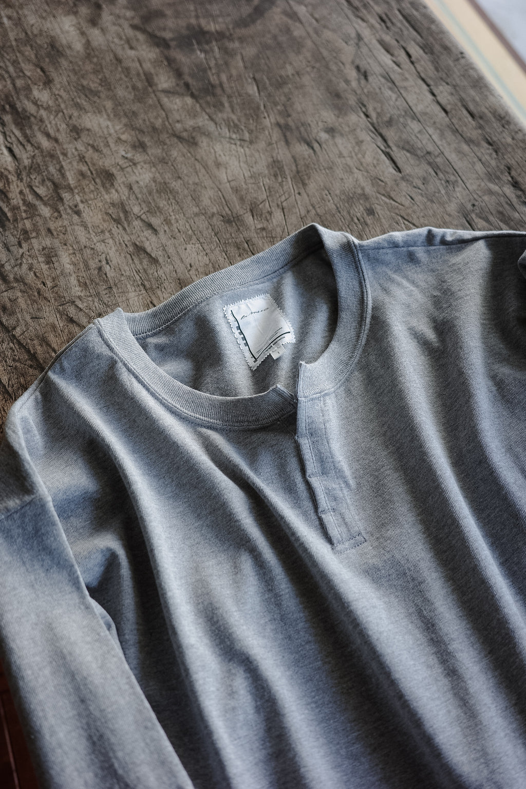 BLACKBIRD fake henley-neck cutsewn