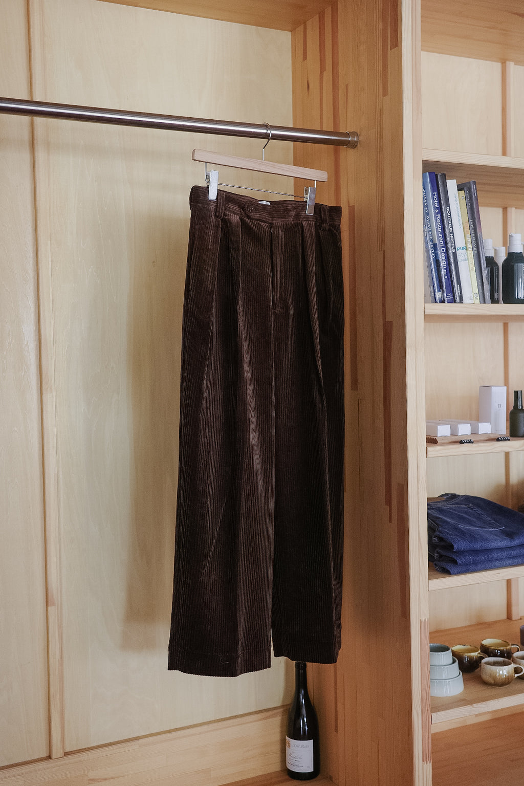 BISOWN MIXED-WALE CORDUROY 2-TUCK TROUSERS