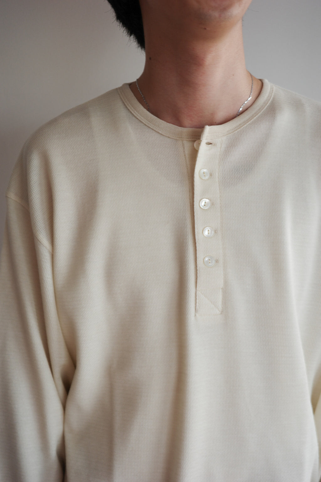 ULTERIOR W/C HONEYCOMB HENLEY-NECK TOP