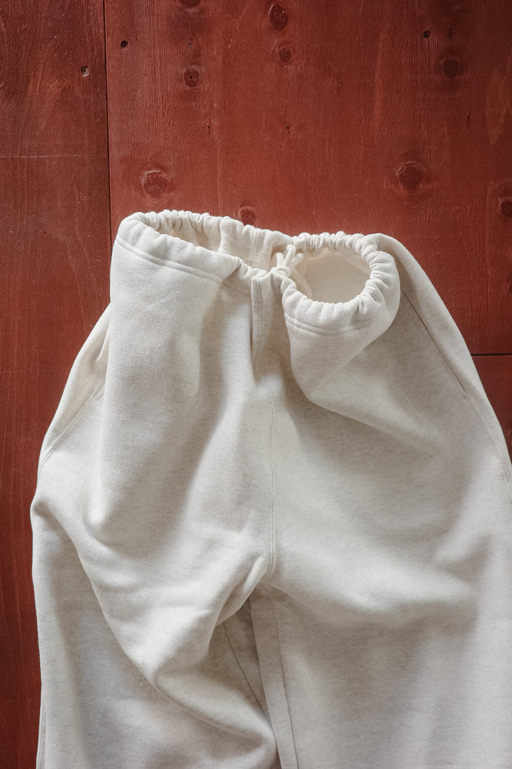 BISOWN LOOSE SWEAT PANTS