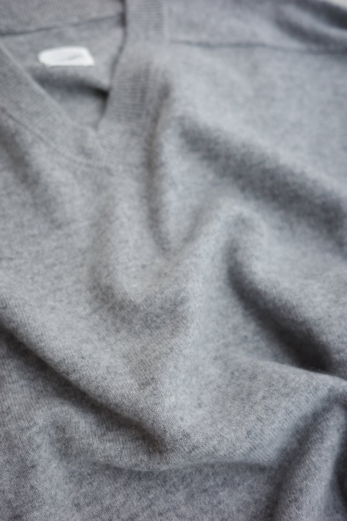 BISOWN CASHMERE B V NECK