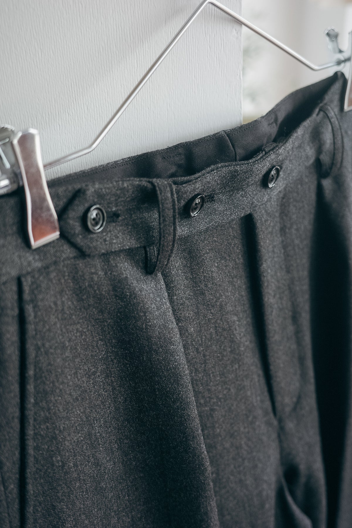 ULTERIOR MELANGE BARATHEA STRIPE TUCKED TROUSERS