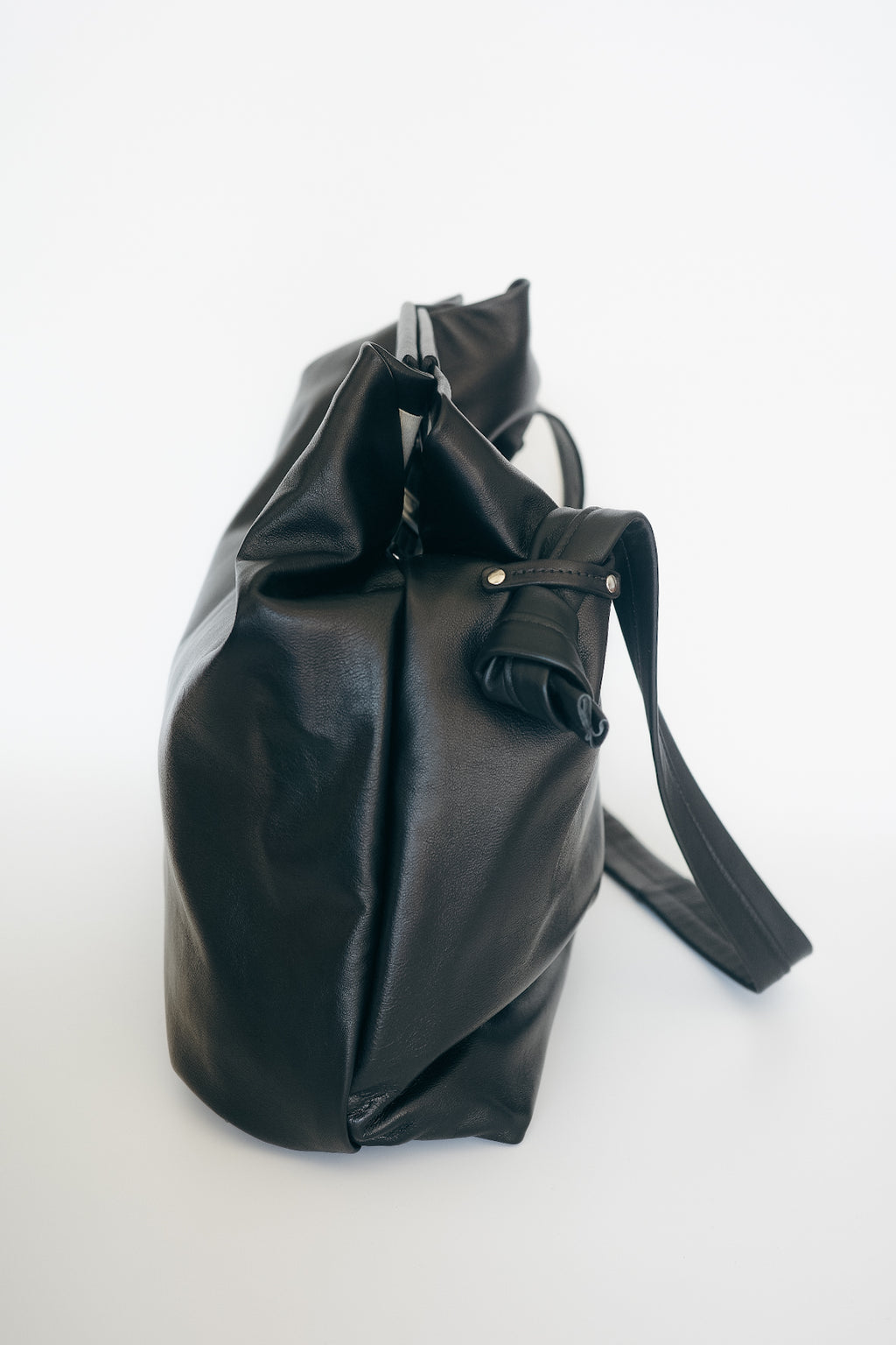 【10末-11頭 再入荷】CECCHI DE ROSSI MARKET NODO LEATHER