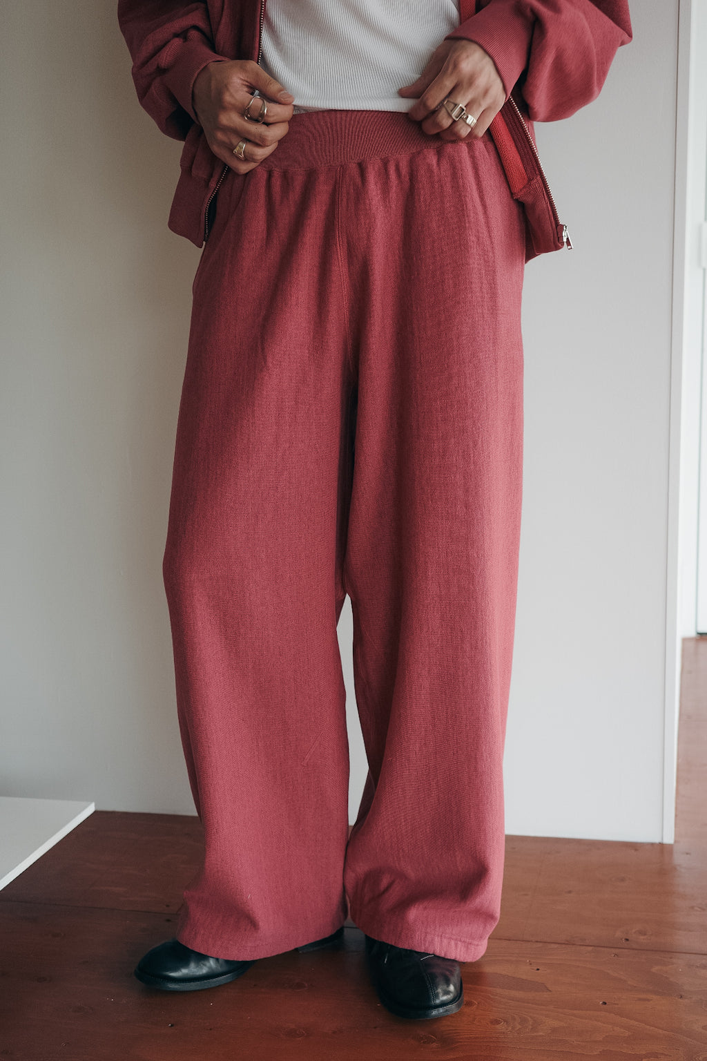 ULTERIOR FADED SILKY TERRY BAGGY SWEAT PANTS (The BORDER Edit.)