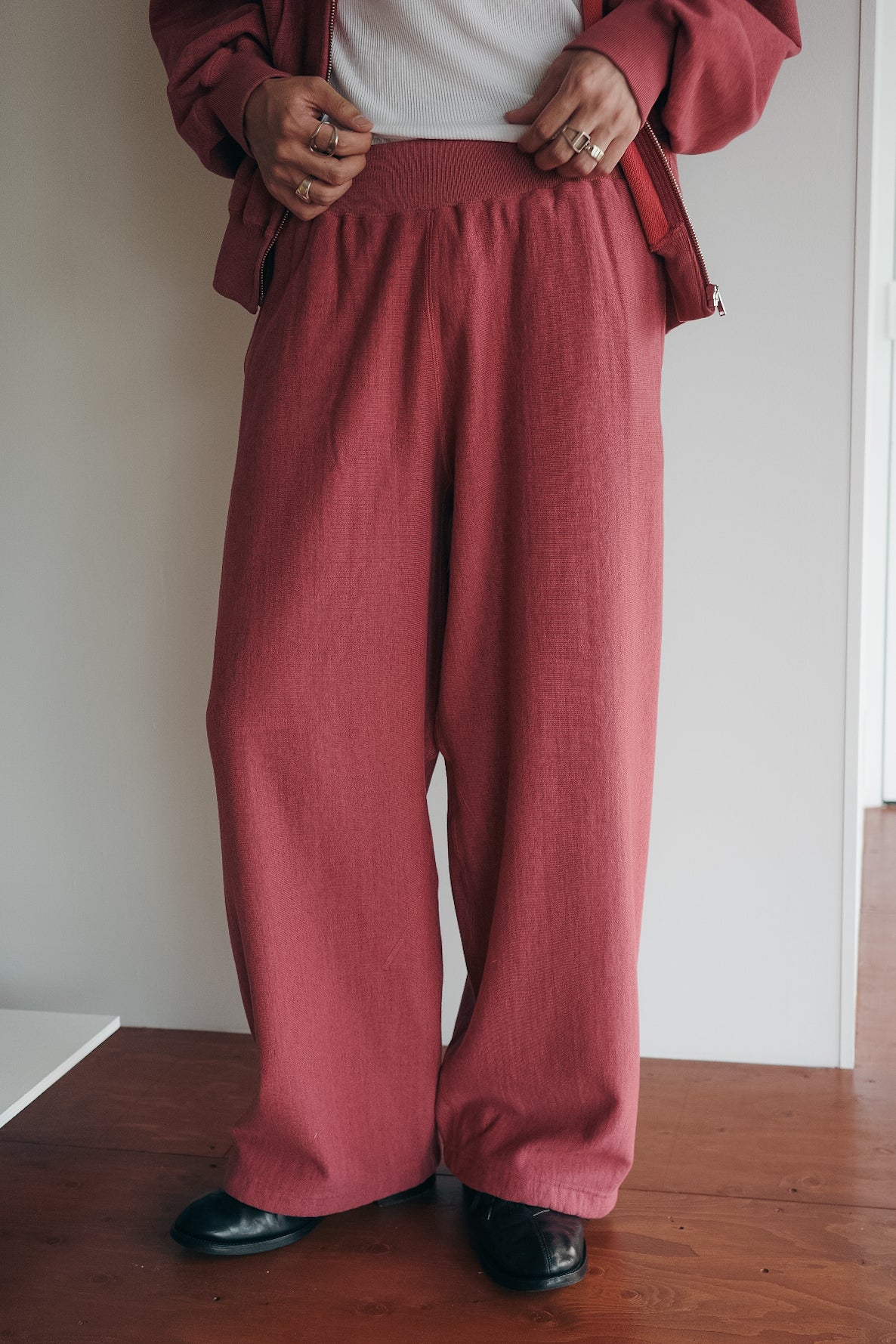 ULTERIOR FADED SILKY TERRY BAGGY SWEAT PANTS (The BORDER Edit.)