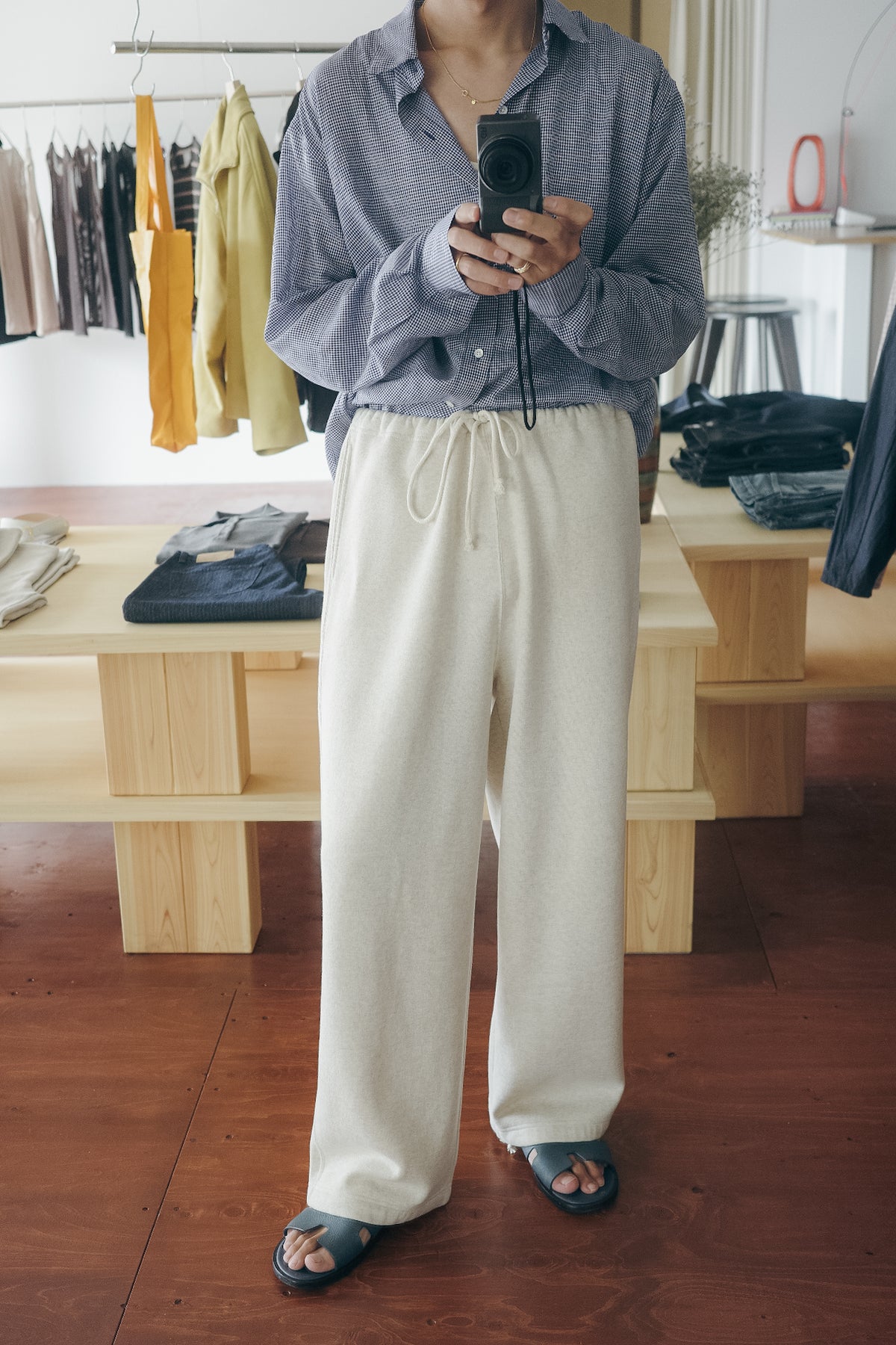 BISOWN LOOSE SWEAT PANTS