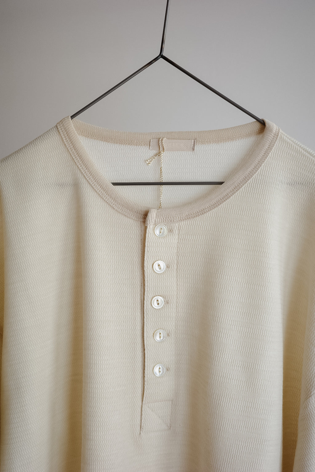 ULTERIOR W/C HONEYCOMB HENLEY-NECK TOP