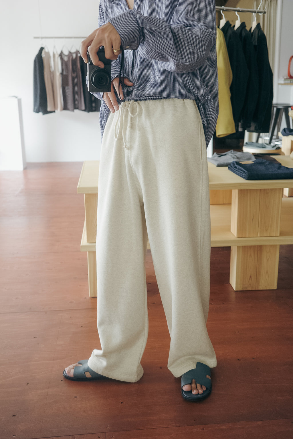 BISOWN LOOSE SWEAT PANTS