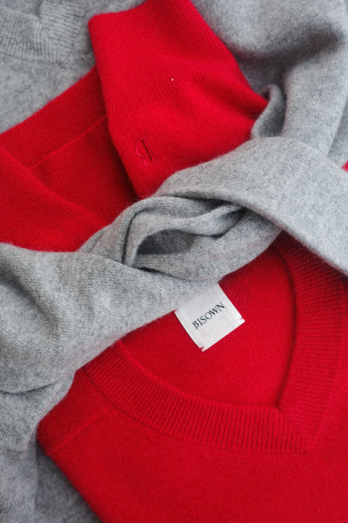 BISOWN CASHMERE B V NECK