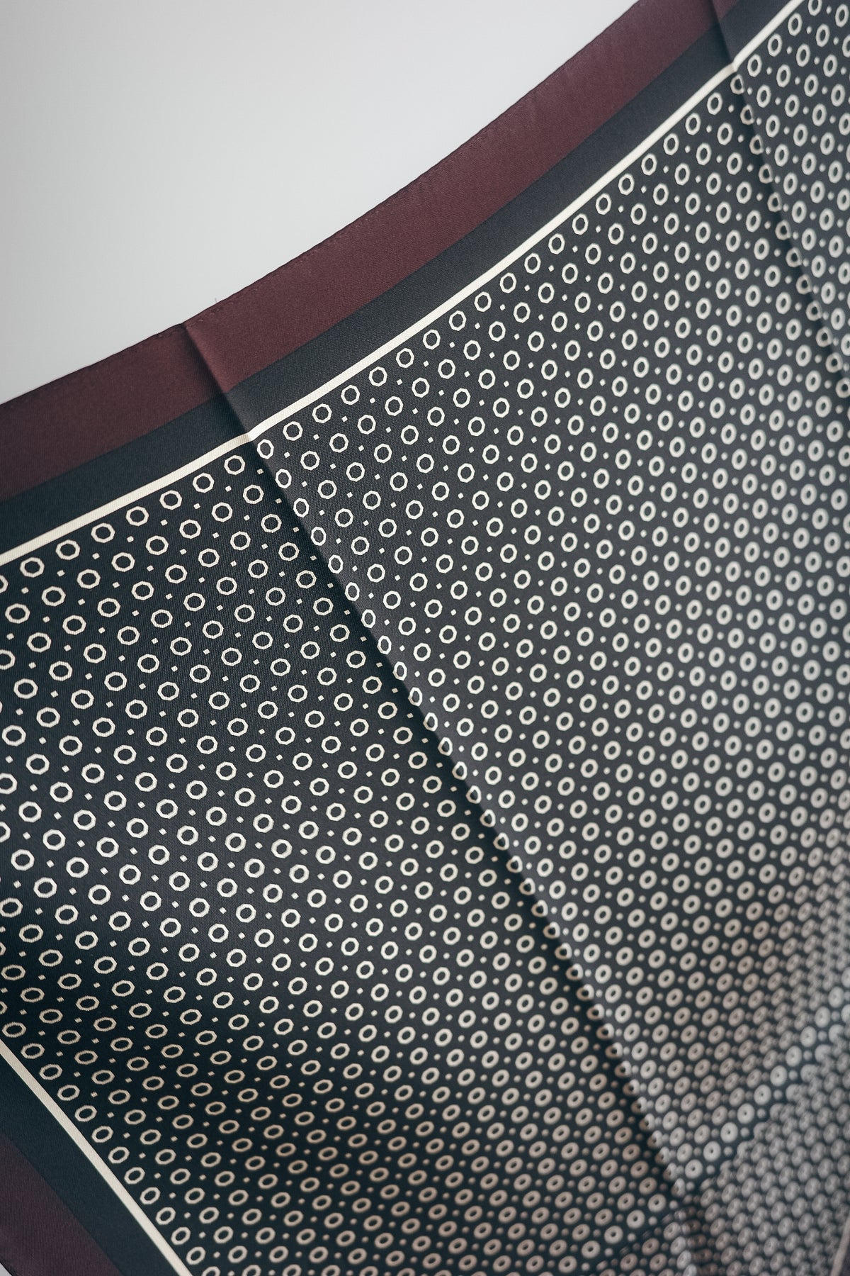 Nikki ESSENTIAL PIECES KOMON Silk Scarf