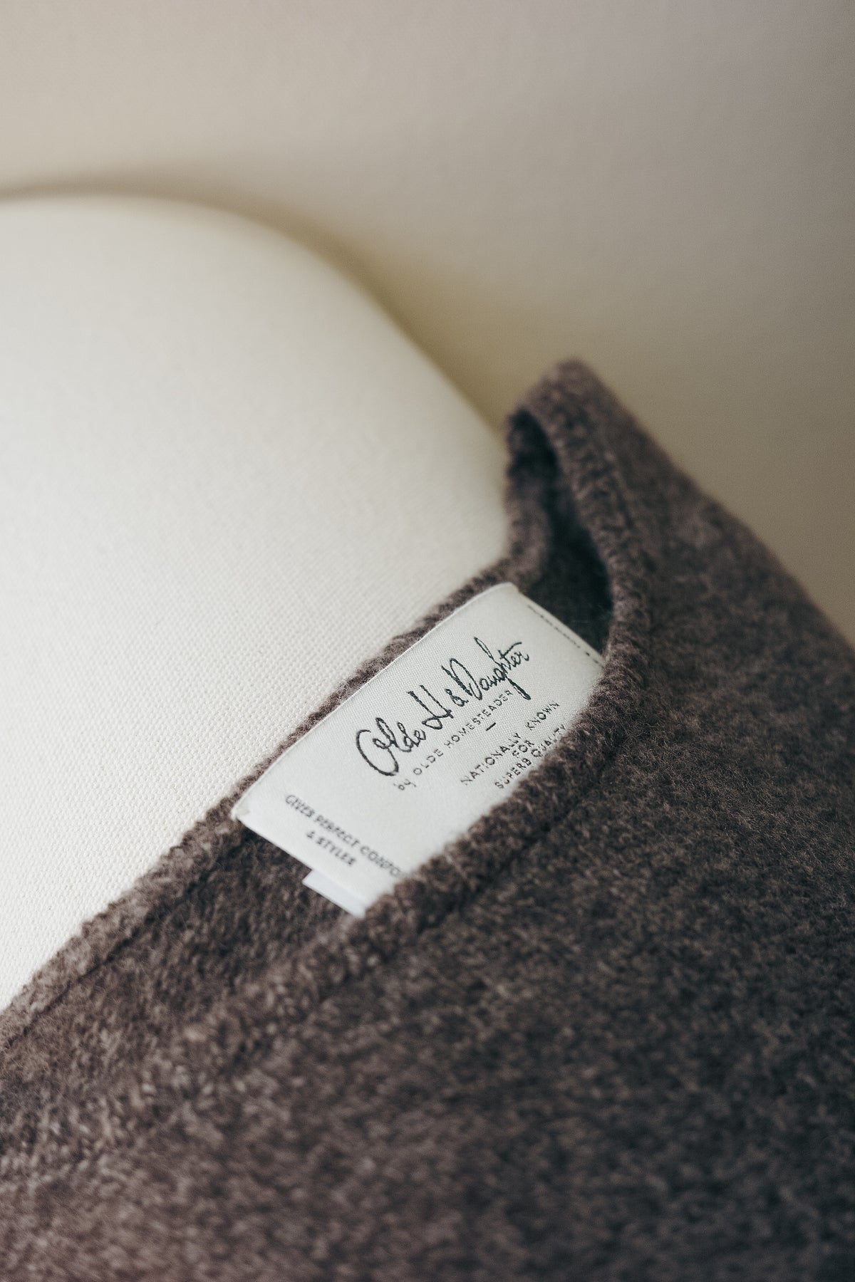 Olde H & Daughter WOOL/CASHMERE BOAT NECK P/O
