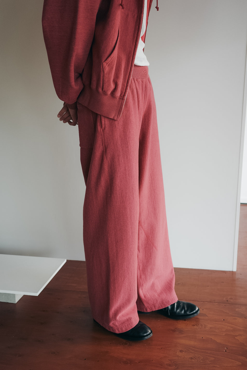 ULTERIOR FADED SILKY TERRY BAGGY SWEAT PANTS (The BORDER Edit.)