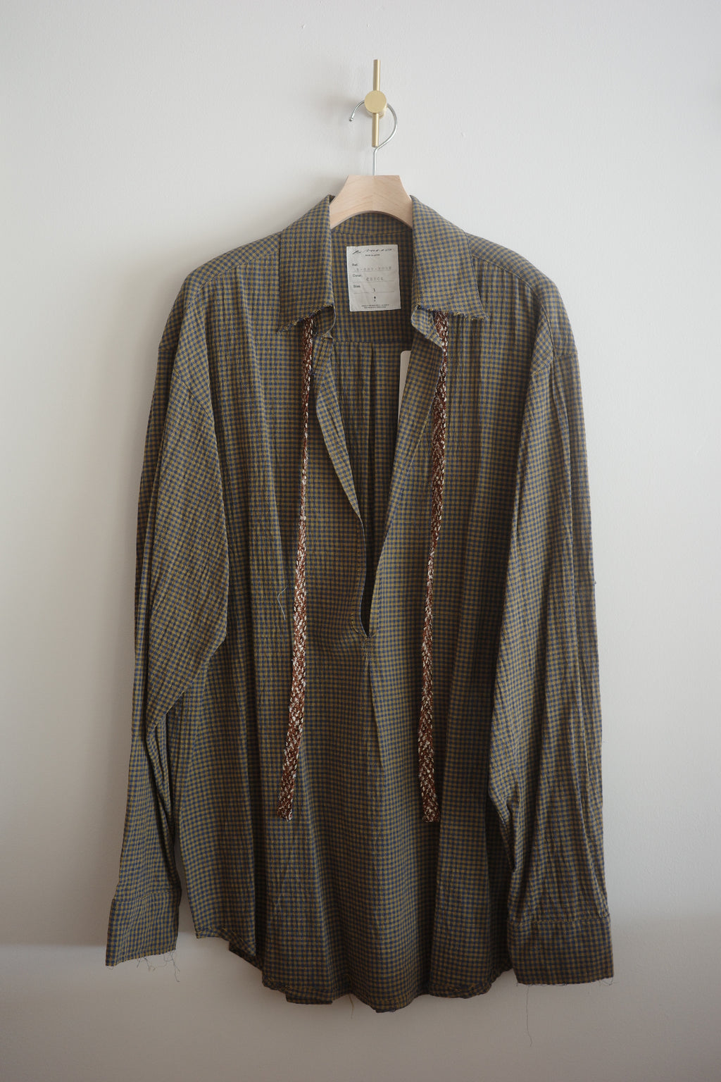 BLACKBIRD pullover shirt