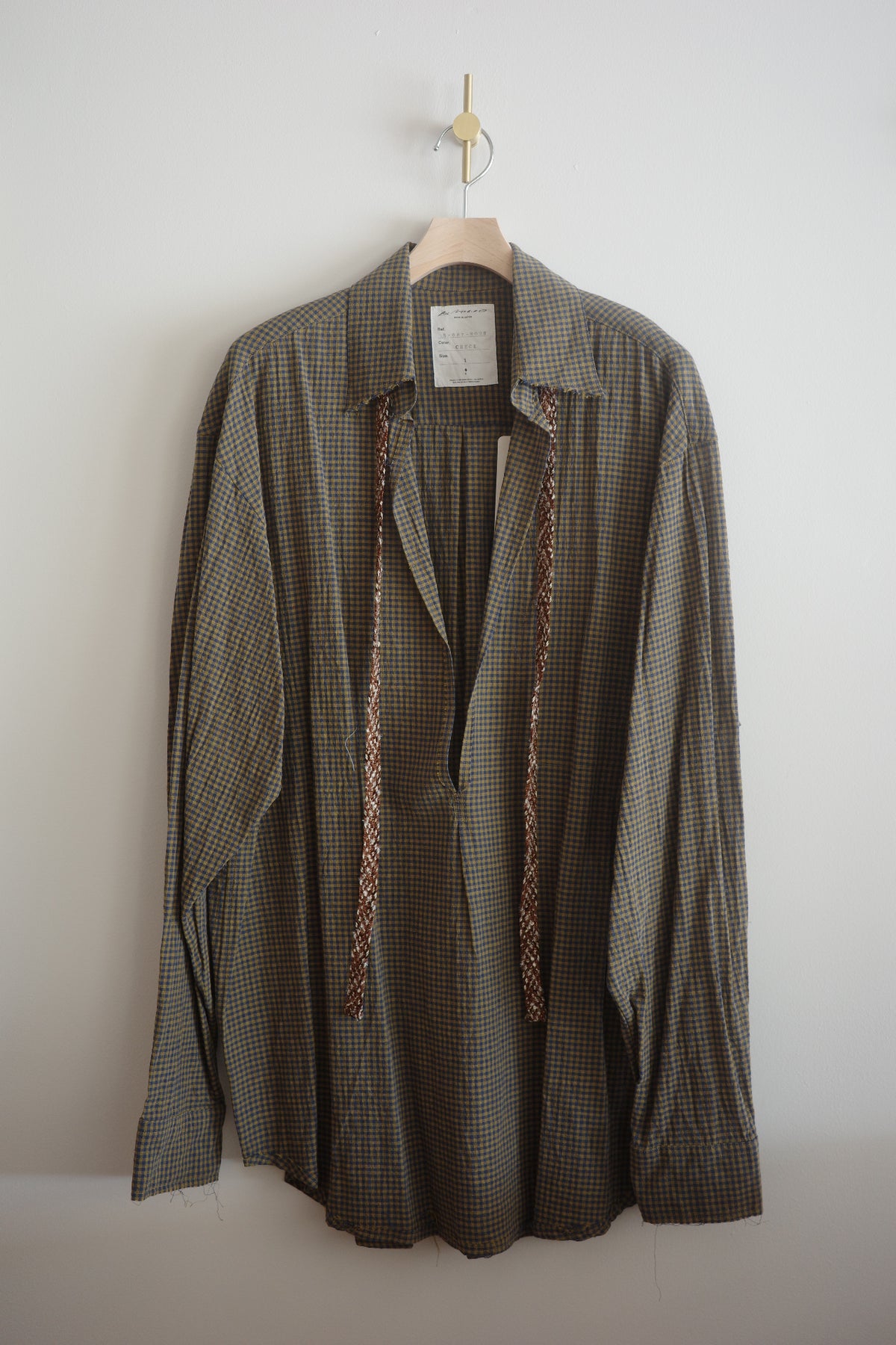 BLACKBIRD pullover shirt
