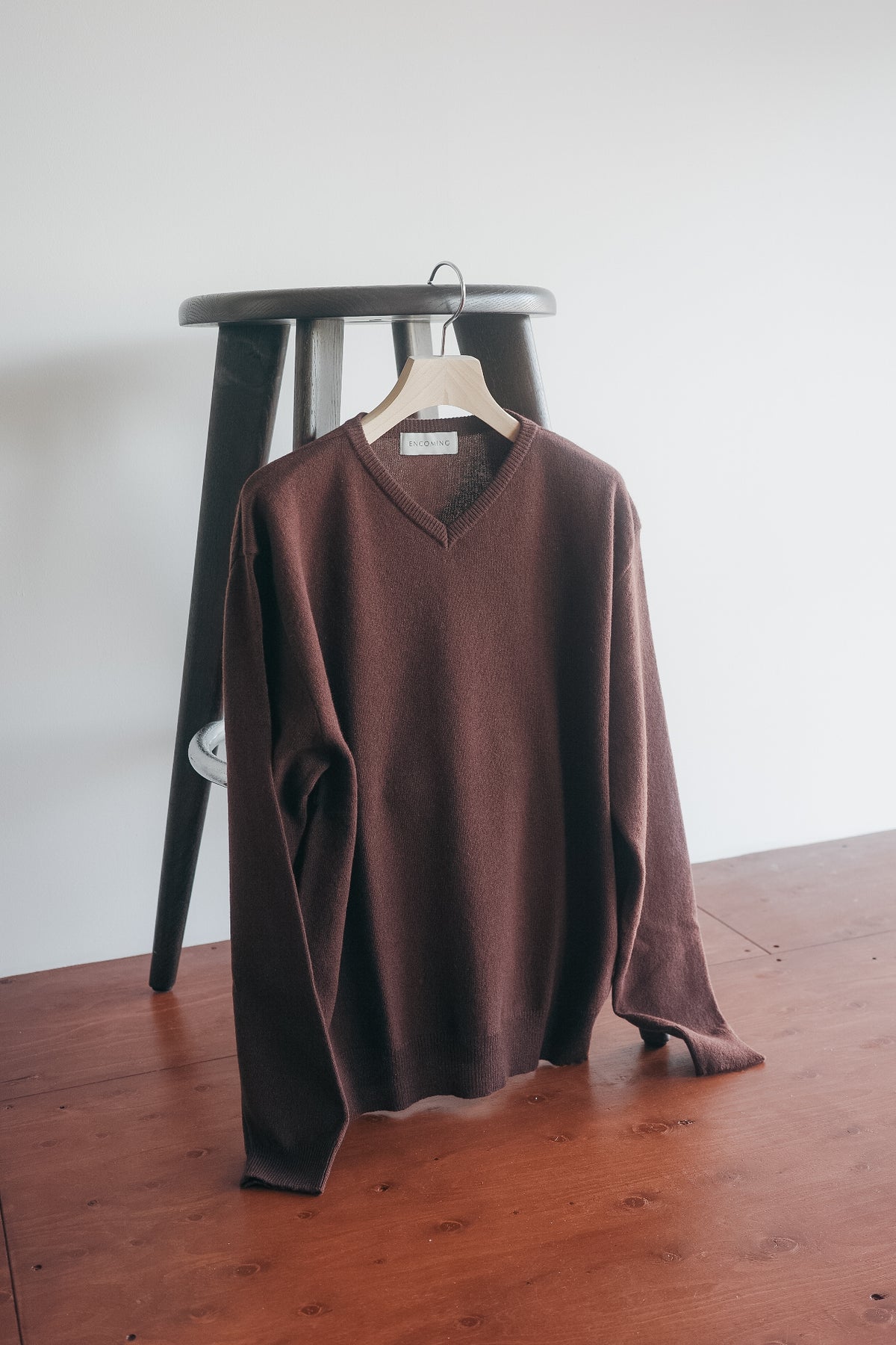 ENCOMING KNITTED V NECK JUMPER