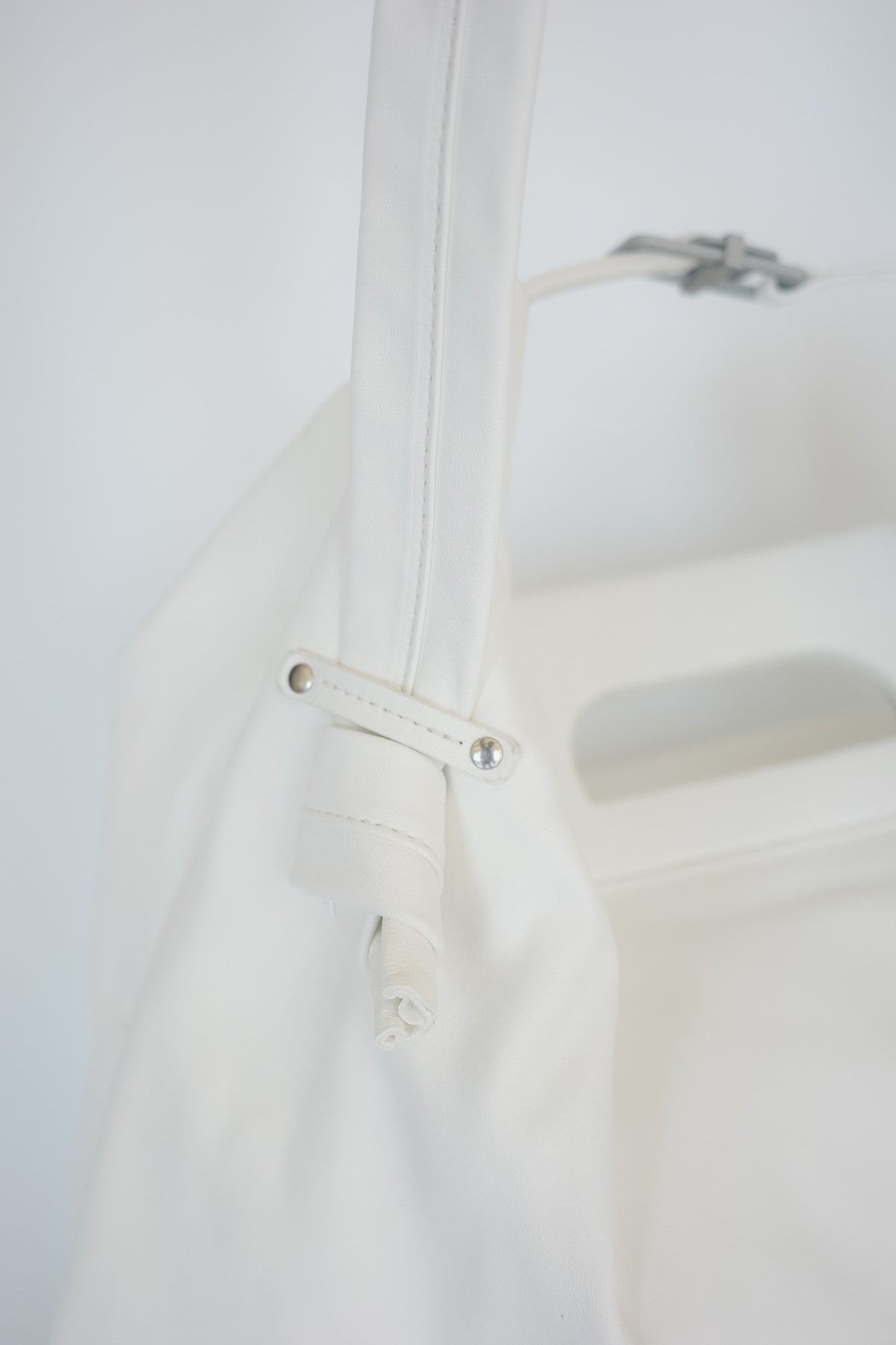 【10末-11頭 再入荷】CECCHI DE ROSSI MARKET NODO LEATHER